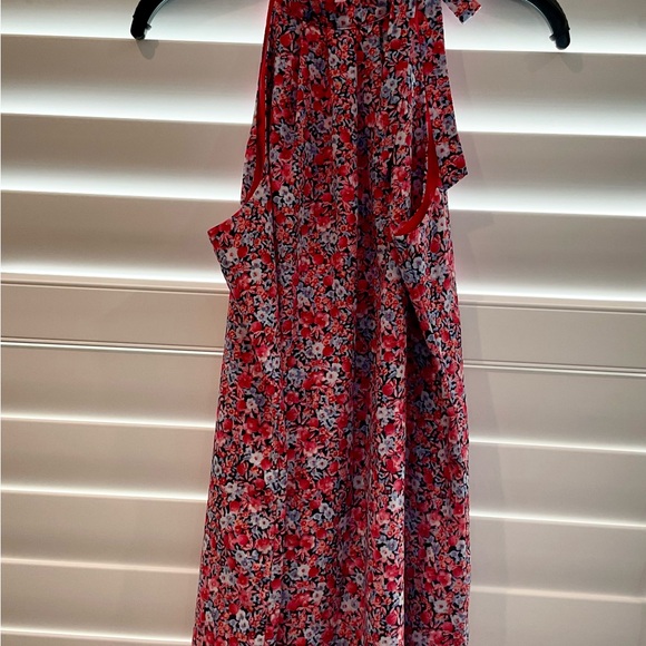 ❤️❤️❤️ Maison Jules Floral Halter Dress ❤️❤️❤️ VALENTINES DAY IS COMING! ❤️❤️❤️ - Picture 4 of 10